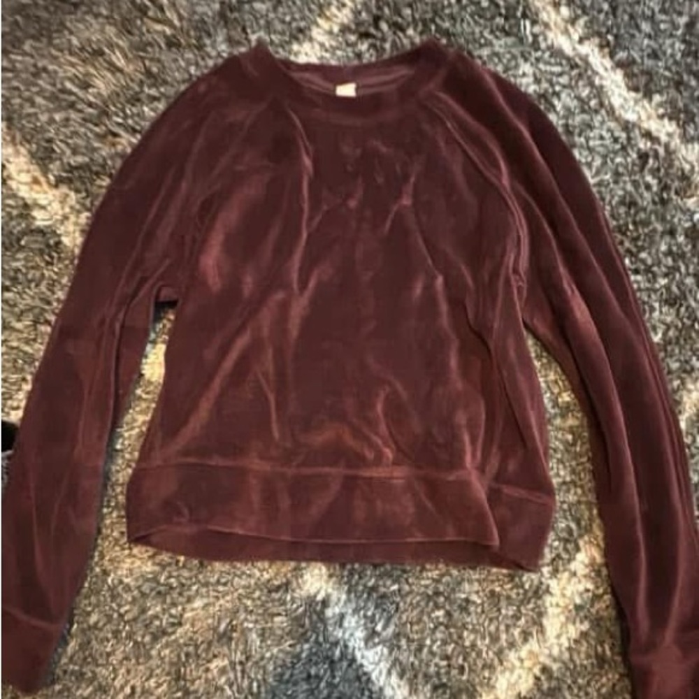 Lululemon sweatshirt